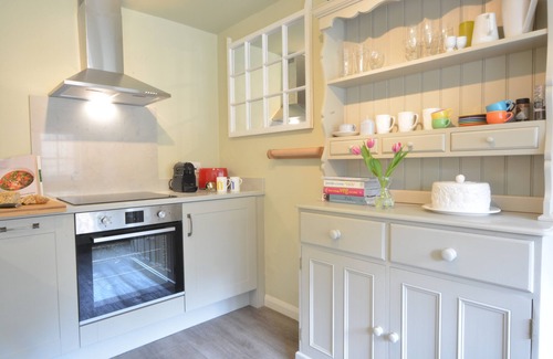 Dunwich Cottage | CHURCH FARM COTTAGE, DUNWICH, pet friendly in Westleton