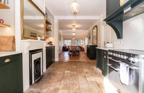 Dunwich Cottage | CHURCH FARM, DUNWICH, pet friendly, with open fire in Westleton