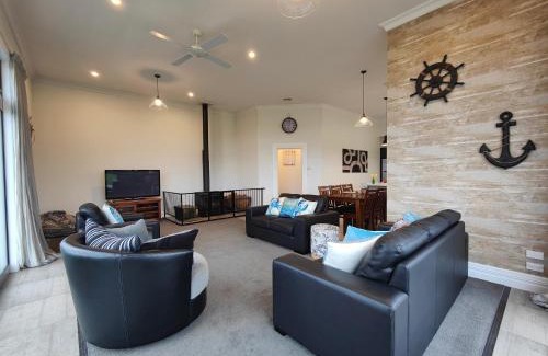 Riverton House | Church Street Charmer