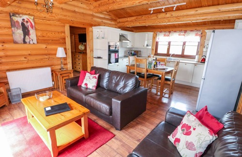 Castle Bytham Cottage | CHURCH VIEW, pet friendly, with pool in Greetham, Rutland