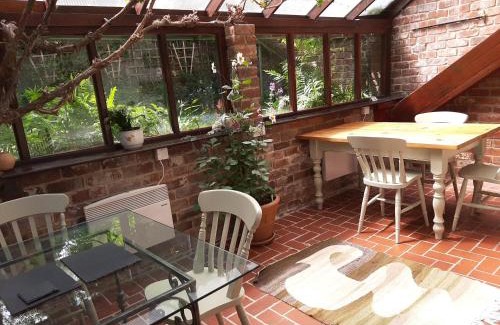 Hardstoft Bed & Breakfast | Church Villa B & B