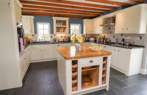 Carnon Downs Cottage | CHYGOWLIN HOUSE, pet friendly, luxury holiday cottage in Truro
