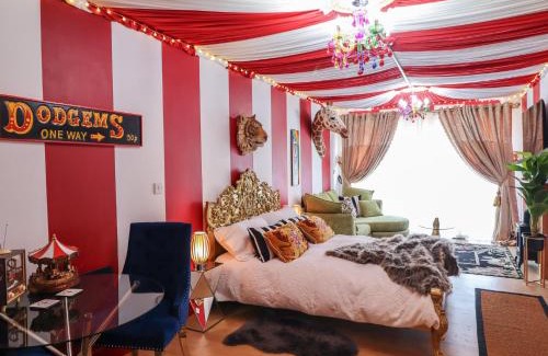 Treffynnon House | Circus Circus