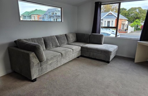North Dunedin Apartment | City Accommodation