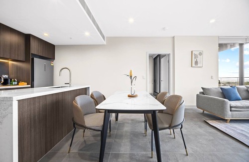 North Strathfield Apartment | City&Bridge View 2 Bed+Study | Homebush