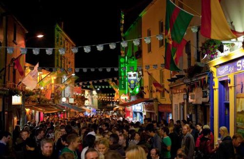 Galway City Centre Apartment | City Center-3 min Walk to Town Square