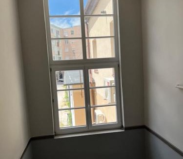 Komarom Apartment | City Center Apartman