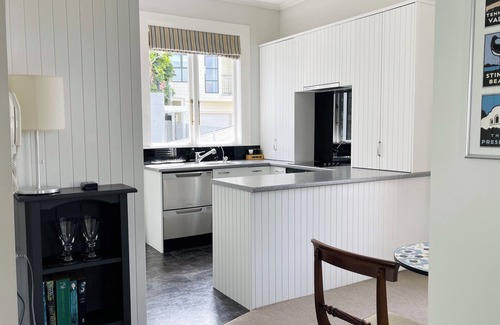 Te Aro House | City-Center Gem: Historic House with Modern Comfort!