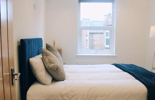 Mapperley Apartment | City Centre 2BR Flat with parking, Sleeps 6