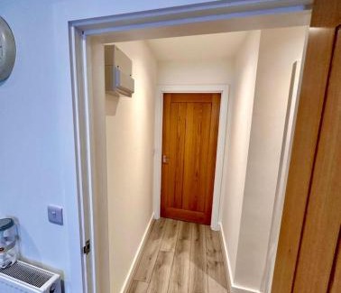 Mapperley Apartment | City Centre 2BR Flat with parking, Sleeps 6