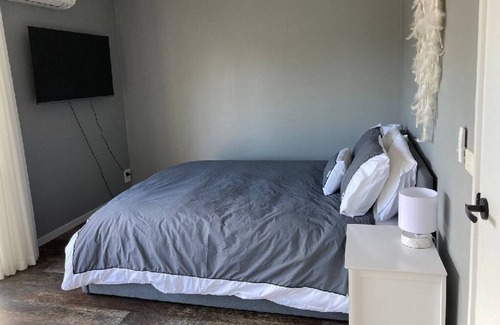 Traralgon House | City Chic Townhouse