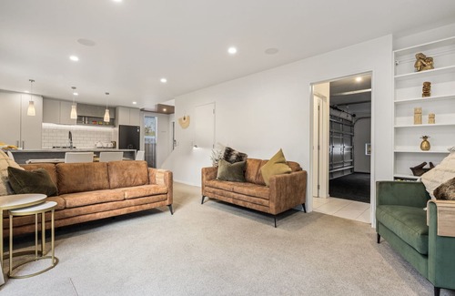 Edgeware House | City Escape – Christchurch Central Apartment