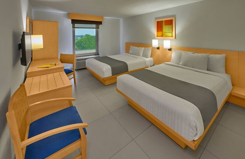 Lazaro Cardenas Hotel | City Express by Marriott Lazaro Cardenas