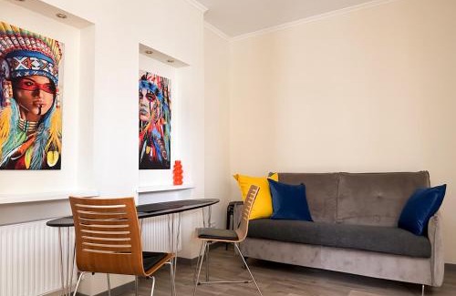 Centrs Apartment | City heart, loft view, free parking and bag storage