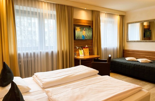 Innenstadt - Sankt Ulrich-Dom Hotel | City Hotel Ost am Kö