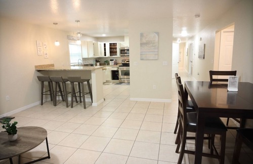 Lakeland House | City Lights Queen Bedroom with Shared Lavatory