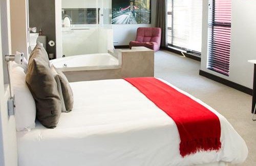Brandwag Hotel | City Living Boutique Hotel