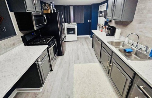 South Hills House | City Living—sleeps 12 n15-20 mins from Acrisure Stadium, PNC Park, Mt Washington