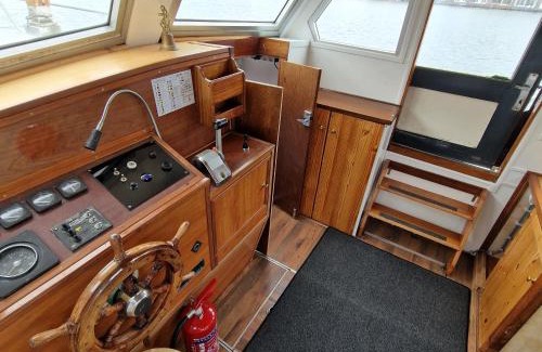 Eastern Docklands Boat Rental | City Sailing