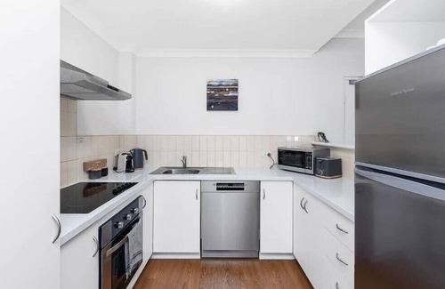 Northbridge Apartment | City View Apartment near to RAC Arena