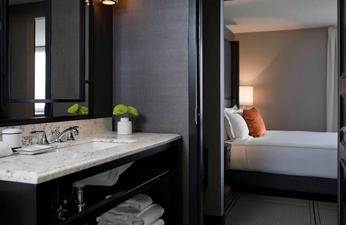 Logan Circle House | City View Studio King at Viceroy Washington DC, Rooftop Pool!