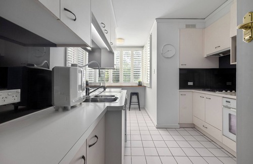 Toorak Apartment | Citys Edge Urban Retreat - Your Tranquil Retreat