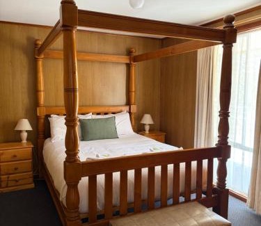 Stanley Flat Resort | Clare Valley Cabins