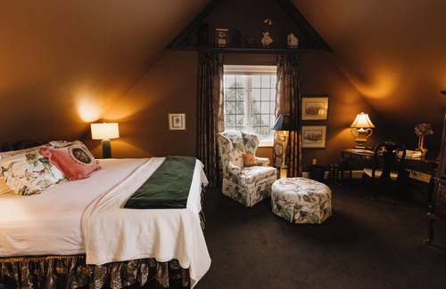 Stratton Bed & Breakfast | Claremont Inn & Winery