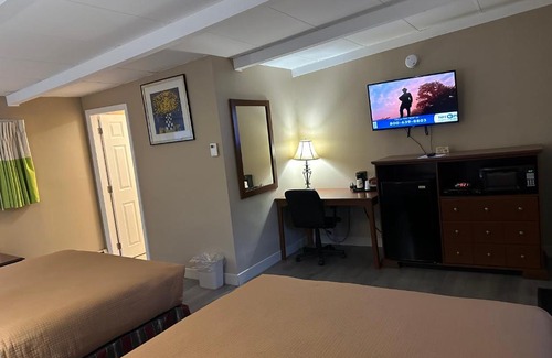 Claremont Hotel | Claremont Motor Lodge