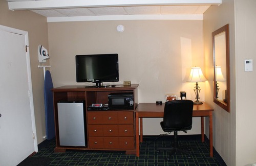 Claremont Hotel | Claremont Motor Lodge