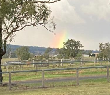 Clarendon House | Clarendon Cottage, near Lowood , Fernvale, right on the BVRT