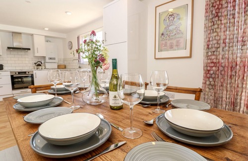 Nettlestone Cottage | CLARET, family friendly, character holiday cottage in Seaview