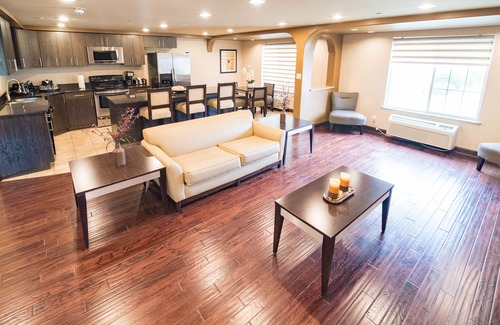 Elmhurst Hotel | Clarion Inn Elmhurst - Oak Brook near I-88, I-290, I-294