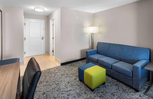 Mattoon Hotel | Clarion Pointe Mattoon near University