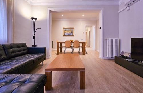 Sant Gervasi – la Bonanova Apartment | Classbedroom Park Güell Apartment