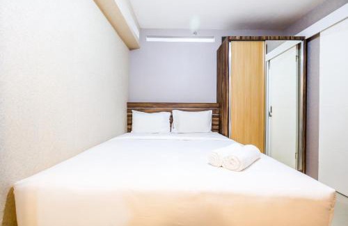 Jatinegara Apartment | Classic 2BR Bassura City Apartment By Travelio