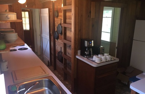 East Dennis House | Classic Bayside cottage, Near Northside Beaches, Private, Close to Sesuit harbor