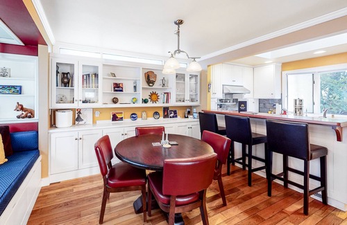 Amazon House | Classic, Dog-Friendly Home w/Free WiFi, a Washer/Dryer, & Enclosed Backyard