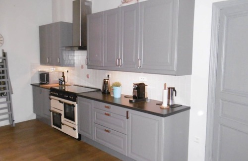 Limoux Apartment | Classic France: AC bedrooms, central, garden, BBQ.