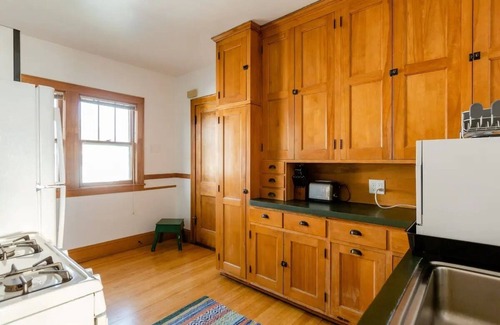 Merriam Park House | Classic Macalester Area St. Paul Duplex