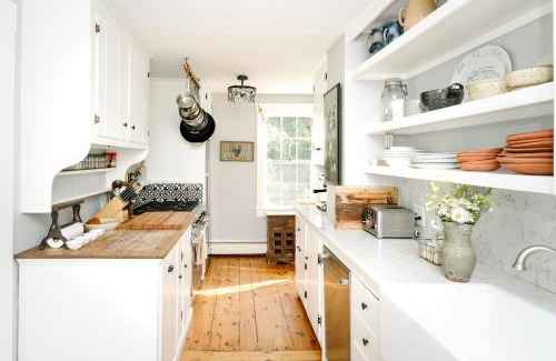 Friendship House | Classic MidCoast Maine Farmhouse near the Water