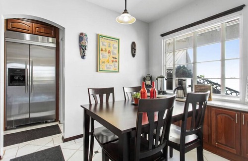 View Park-Windsor Hills House | Classic Spanish Art Deco House with Stunning Views