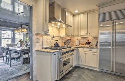 Teaneck House | Classic Teaneck Colonial Home with A Modern Touch