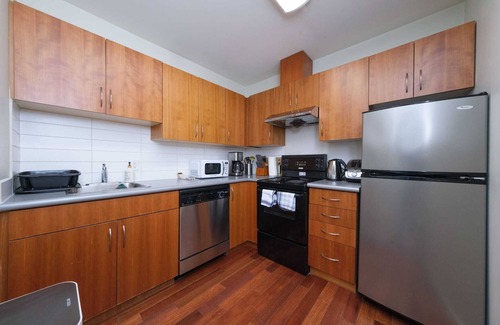 Central Apartment | Classy Downtown Vancouver Apartment Near Waterfront Station