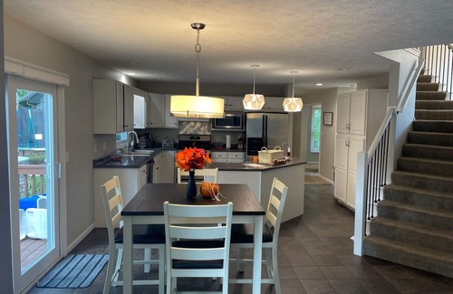 Granger House | Classy Notre Dame weekend rental with 4 bedrooms in a beautiful Granger subdivison easy access to.