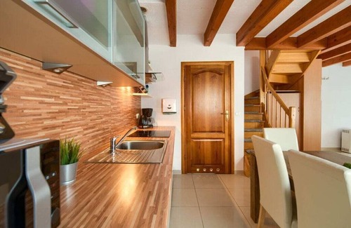 Lukecin House | Claudia Comfortable holiday residence