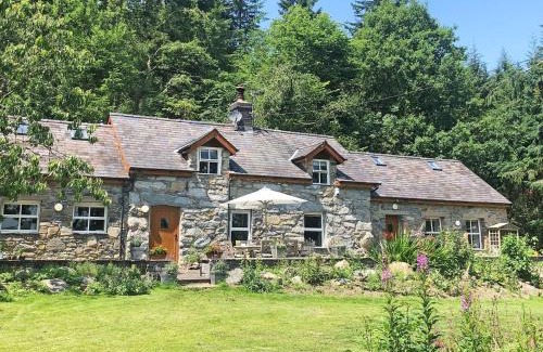 Llanrhychwyn House | Clawdd Gwyn