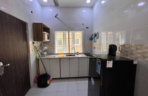 Utako Apartment | CLEAN 1BEDROOM FLAT at UTAKO ABUJA. 24hrs LIT with AC, WIFI & KITCHEN