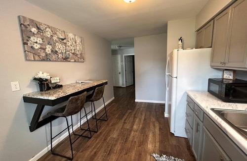 Williamsburg House | Clean and cozy 4 Bed, 2 Bath home- Sleeps 11- Close to university-