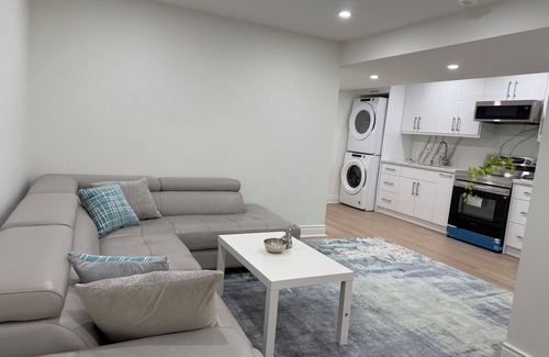 Whitby Apartment | Clean Basement Suite | 1BR + 1FWR +LR + Kitchen near Ontario Lake & Hwy 412/401
